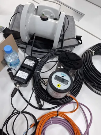 MAG 8000 training — equipment and communication accessories